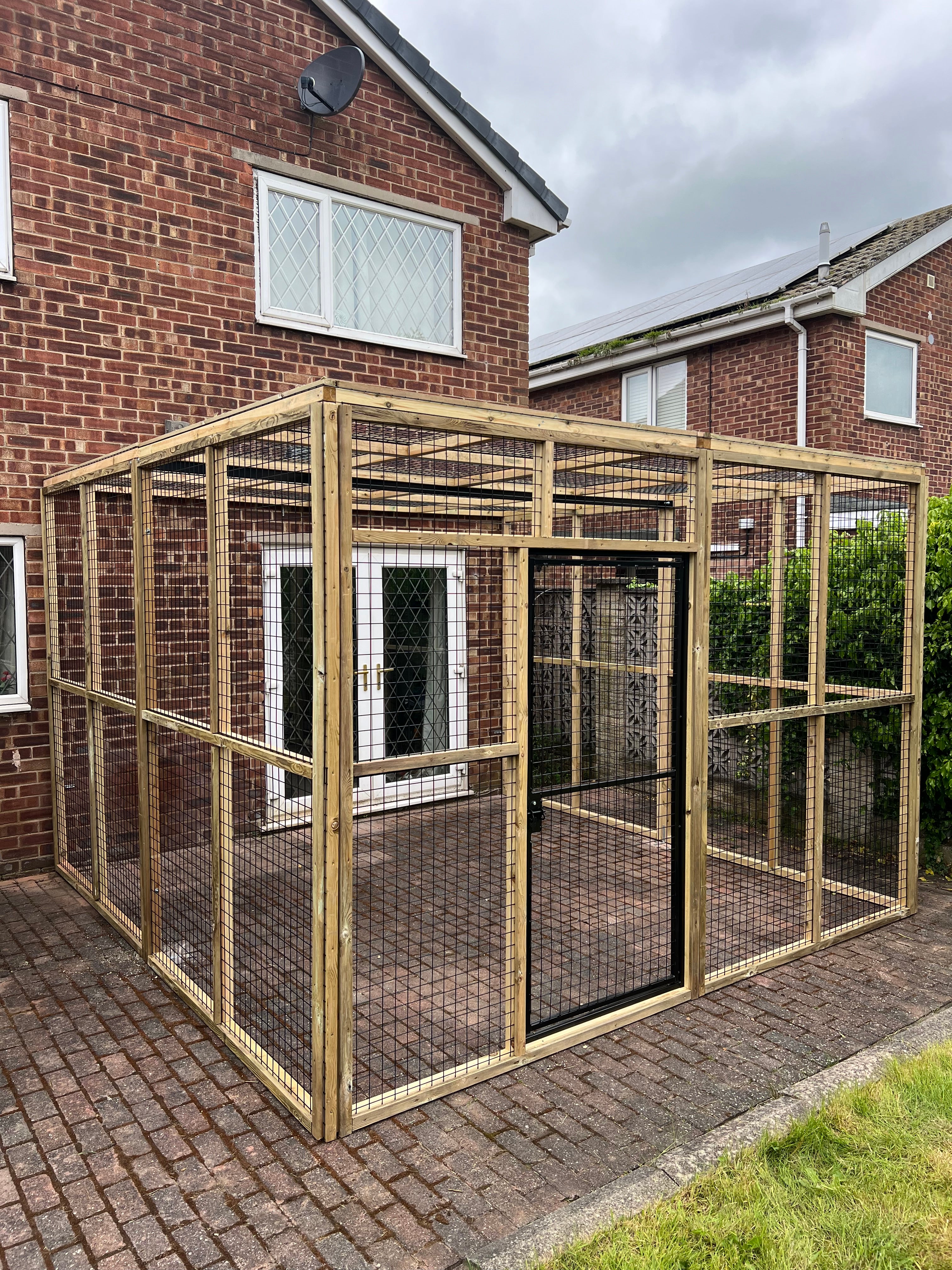 8ft Long x 8ft Wide Complete Catio